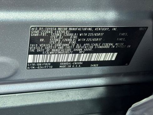 Certified 2021 Toyota RAV4 LE AWD/4WD image 32