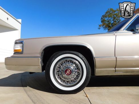 Used 1991 Cadillac Brougham image 5
