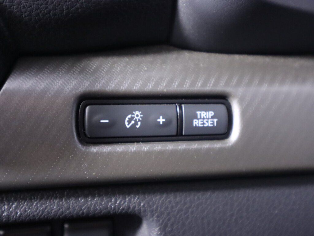Used 2022 Nissan Titan PRO-4X w/ Pro-4x Convenience Package AWD/4WD image 13