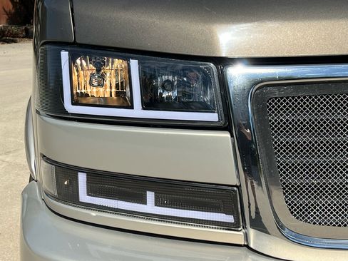 Used 2014 GMC Savana 2500 Extended image 5