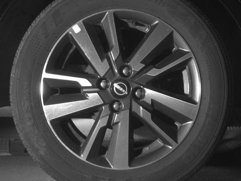 Used 2025 Nissan Versa SV image 15