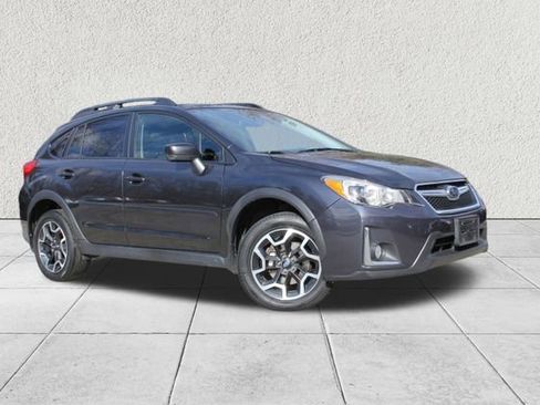 Used 2017 Subaru Crosstrek 2.0i Premium image 3