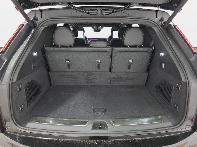 New 2026 Cadillac Escalade IQ Luxury 2 w/ LPO, Floor Liner Package AWD/4WD image 32