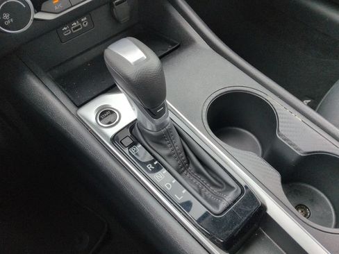 Used 2025 Nissan Altima 2.5 SV FWD image 19