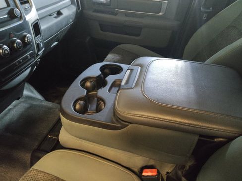 Used 2017 RAM 1500 Classic SLT AWD/4WD image 26
