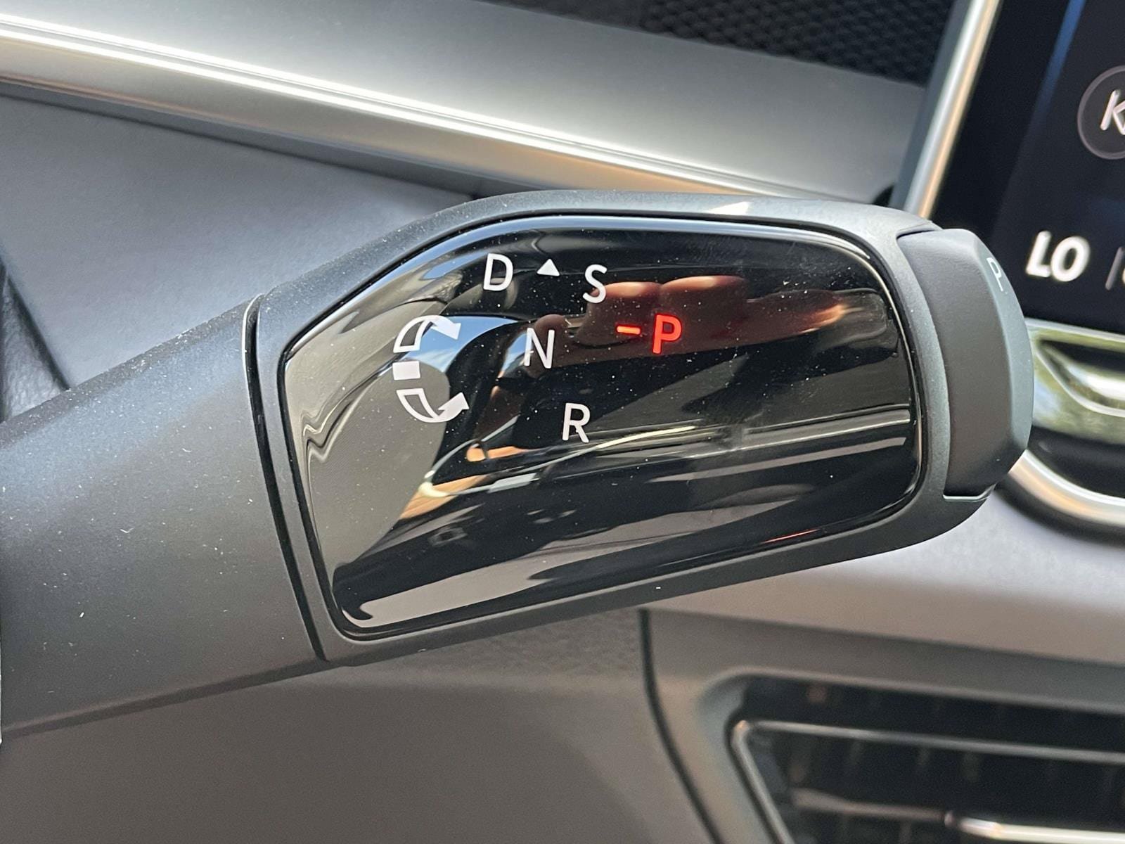 New 2026 Volkswagen Tiguan SE R-Line AWD/4WD image 25
