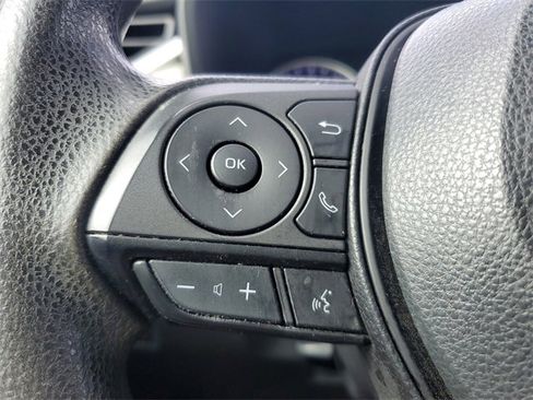 Used 2022 Toyota RAV4 XLE image 16