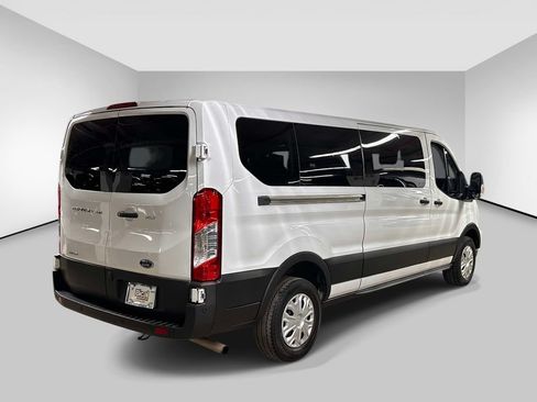 Used 2023 Ford Transit 350 XLT RWD image 4