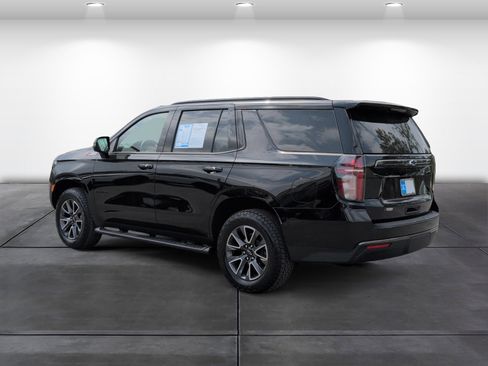 Used 2022 Chevrolet Tahoe Z71 w/ Luxury Package image 3