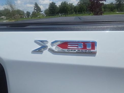Used 2021 GMC Sierra 1500 SLE w/ X31 Off-Road Package AWD/4WD image 8