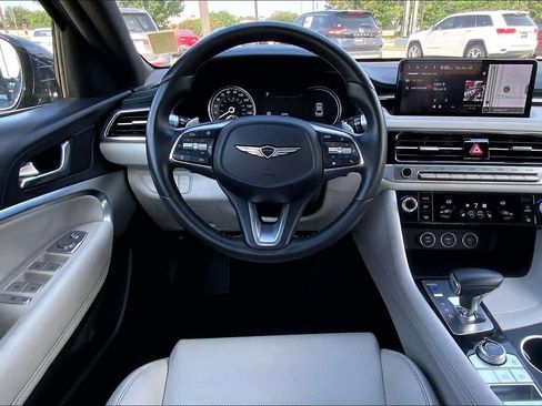 Used 2025 Genesis G70 2.5T RWD image 6