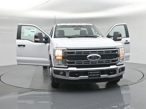 New 2026 Ford F350 XL w/ XL Chrome Package RWD image 25