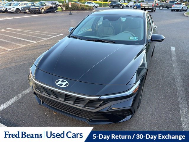 Certified 2025 Hyundai Elantra SE FWD image 1