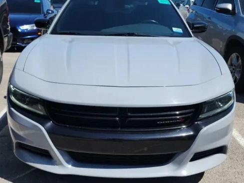 Used 2022 Dodge Charger SXT w/ Blacktop Package RWD image 4