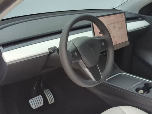 Used 2021 Tesla Model Y Performance image 10