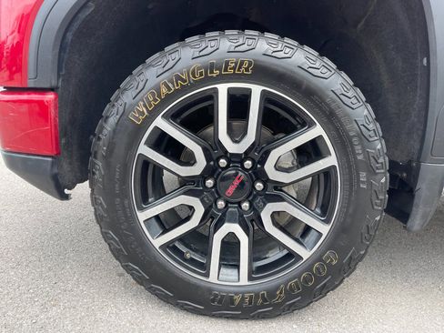 Used 2024 GMC Sierra 1500 AT4 w/ Technology Package image 32