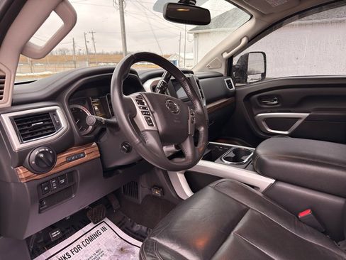 Used 2016 Nissan Titan SL image 33