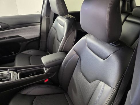 New 2026 Jeep Compass Latitude image 11