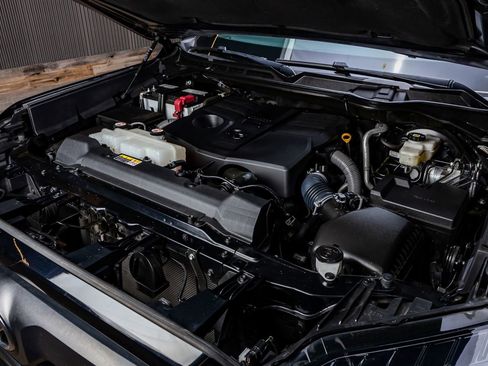 Used 2022 Toyota Tundra SR5 w/ SR5 Convenience Package image 39