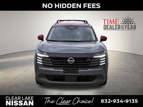 Used 2025 Nissan Kicks SR FWD image 2