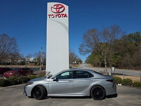 Used 2024 Toyota Camry XSE image 2