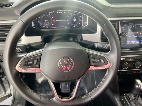Used 2022 Volkswagen Atlas SE image 11