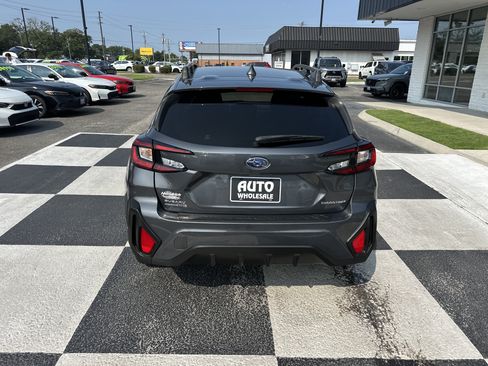Used 2024 Subaru Crosstrek 2.0i Premium AWD/4WD image 4