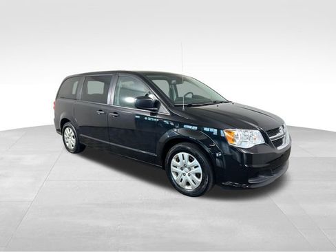 Used 2020 Dodge Grand Caravan SE FWD image 8