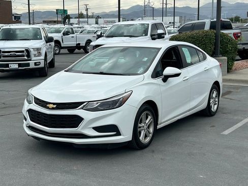 Used 2018 Chevrolet Cruze LT image 8