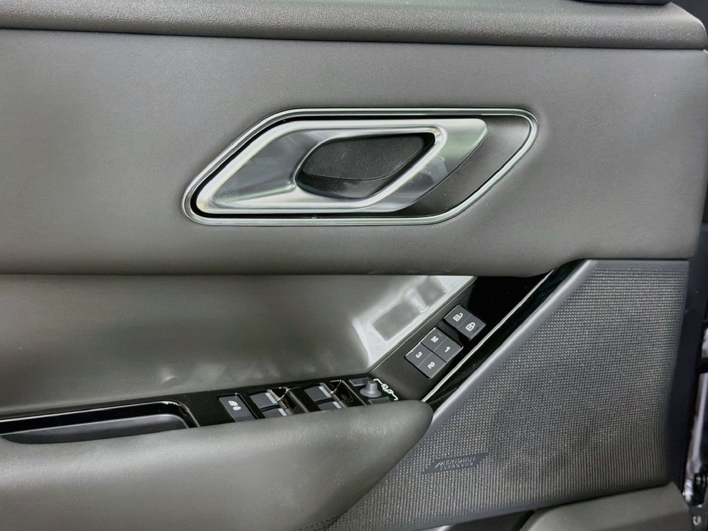 New 2026 Land Rover Range Rover Velar S AWD/4WD image 18