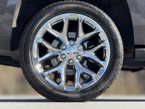 Used 2017 Cadillac Escalade Premium Luxury image 19