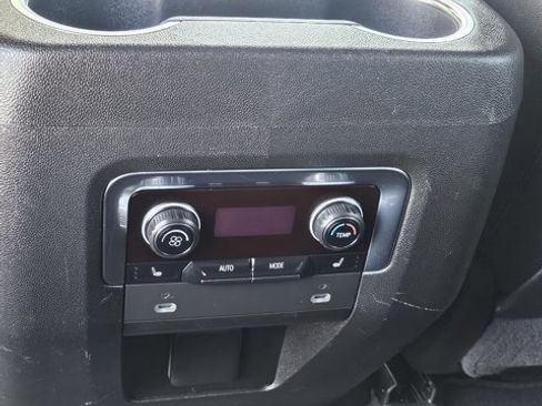 Used 2022 Chevrolet Tahoe Z71 w/ Z71 Off-Road Package image 17