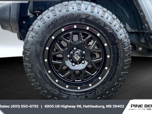 Used 2021 Jeep Wrangler Sport S image 7