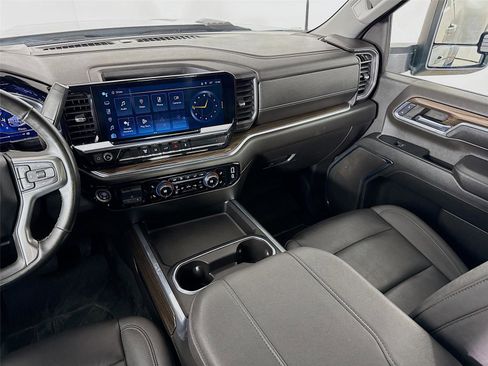 Used 2024 Chevrolet Silverado 3500 LT w/ Convenience Package image 23