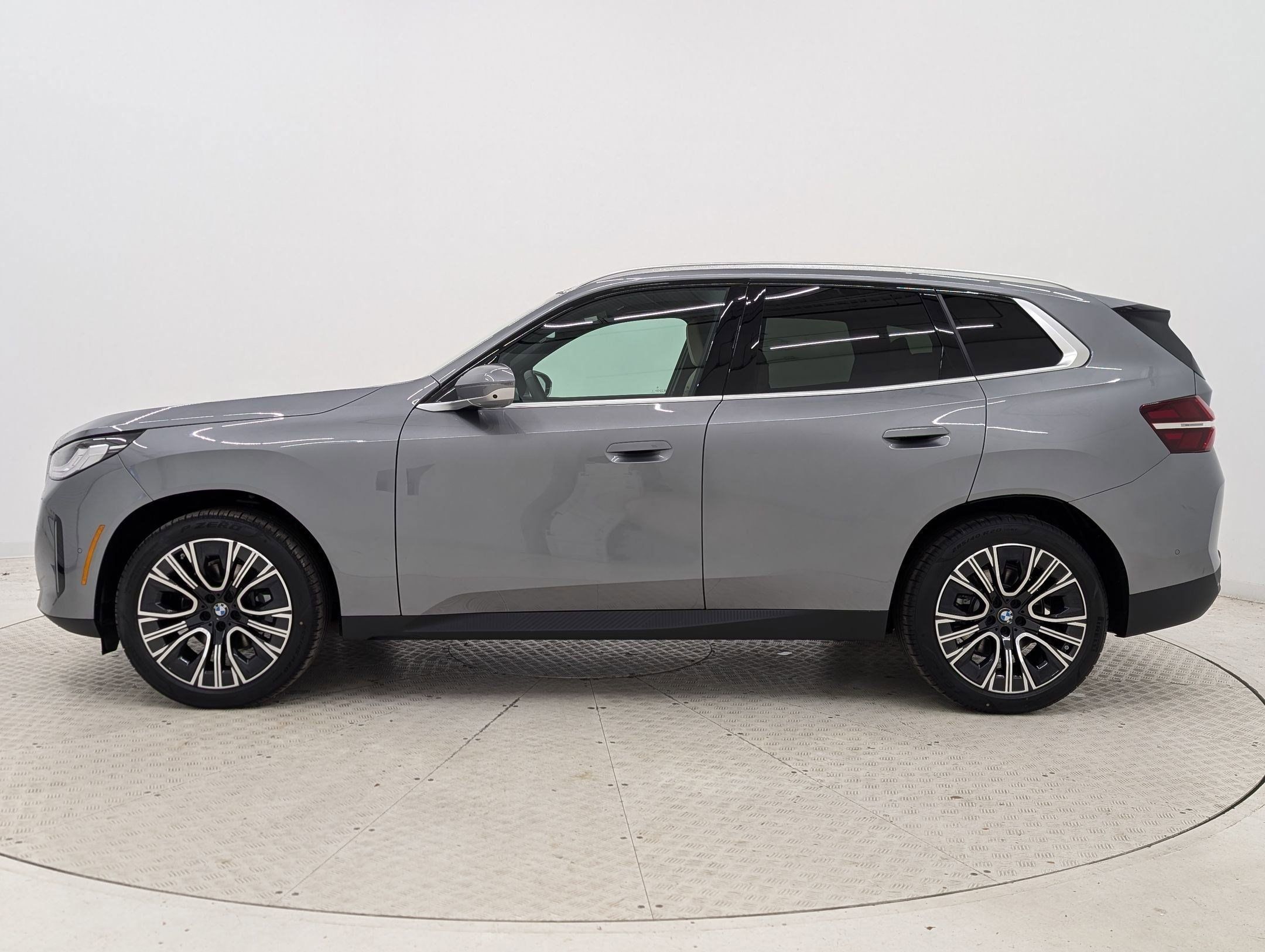 Used 2026 BMW X3 xDrive30i w/ Premium Package AWD/4WD image 2