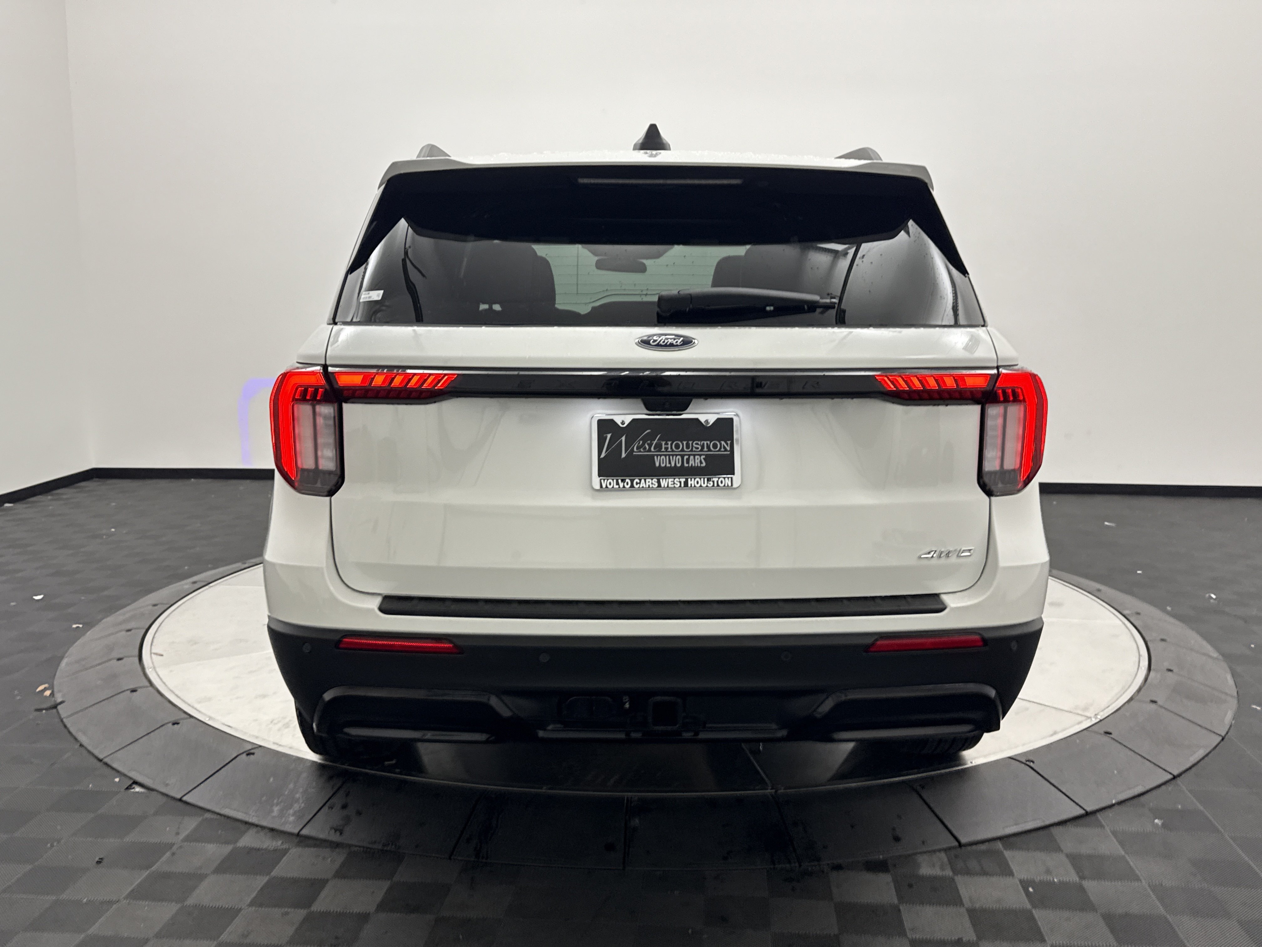 Used 2025 Ford Explorer ST-Line AWD/4WD image 6