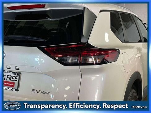 Used 2023 Nissan Rogue SV w/ SV Premium Package AWD/4WD image 11