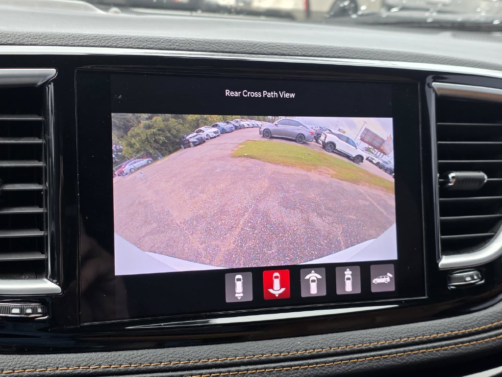 Used 2022 Chrysler Pacifica Pinnacle FWD image 21