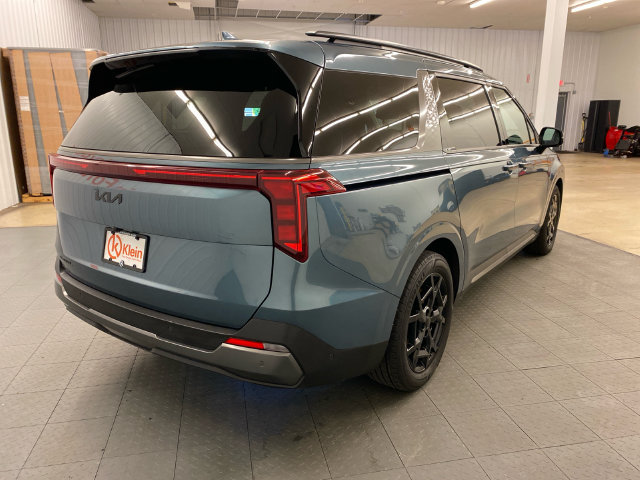 Used 2026 Kia Carnival SX w/ SX Dark Edition Package FWD image 12