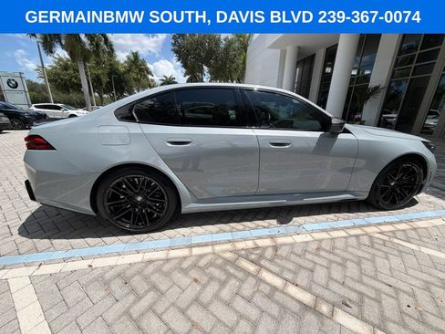 Used 2025 BMW M5 w/ Carbon Package AWD/4WD image 12
