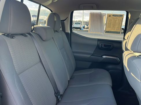 Used 2018 Toyota Tacoma 4x4 Double Cab image 12