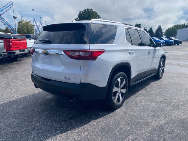 Used 2018 Chevrolet Traverse LT w/ LPO, 'HIT The Road' Package FWD image 5