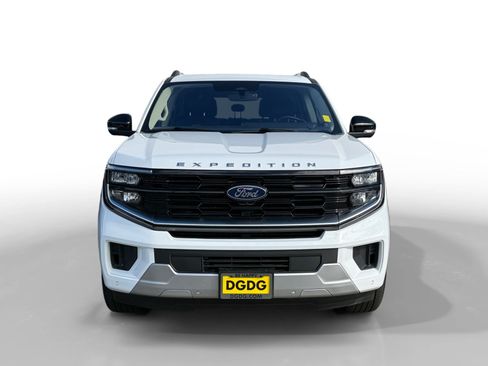 Certified 2025 Ford Expedition Platinum AWD/4WD image 8