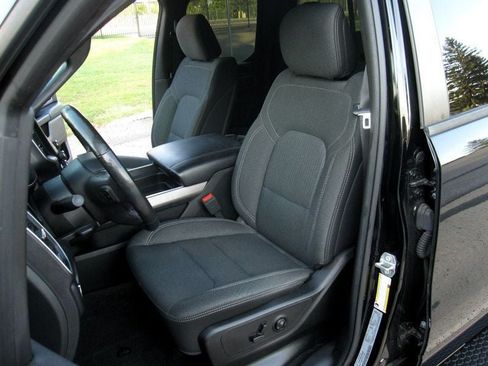 Used 2020 RAM 1500 Big Horn AWD/4WD image 18