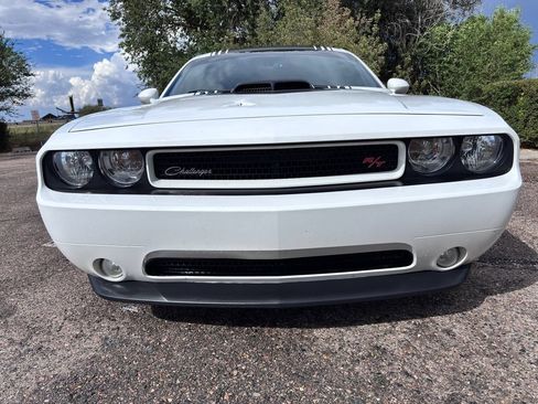 Used 2014 Dodge Challenger R/T RWD image 3