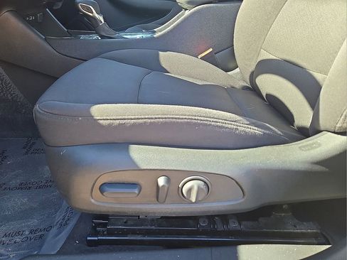 Used 2023 Chevrolet Malibu LT image 24