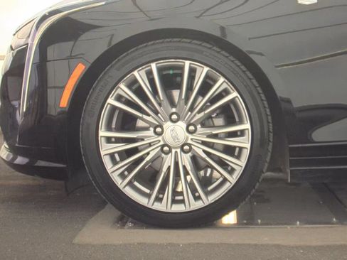 Used 2020 Cadillac CT4 Premium Luxury RWD image 6