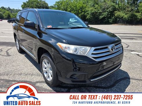 Used 2012 Toyota Highlander FWD w/ Cold Weather Pkg image 7
