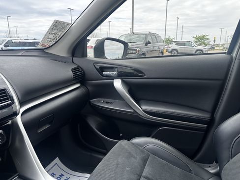 Used 2025 Mitsubishi Eclipse Cross SE AWD/4WD image 11