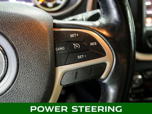 Used 2015 Jeep Cherokee Limited w/ Luxury Group image 23